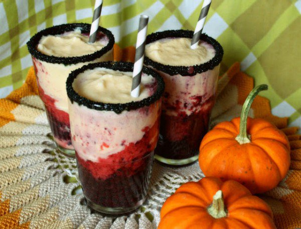 RecipesKawai's tweet photo. Fruit cocktail for Halloween. Read recipe here >> https://t.co/AQdnKrNUXh https://t.co/5npPgtMhj0