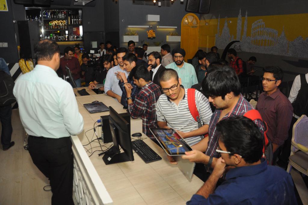 HPIndia's tweet photo. First few to check out the newly launched notebooks. Loving the enthusiasm :-D #HPLaunch https://t.co/TWJ0zCFjXp