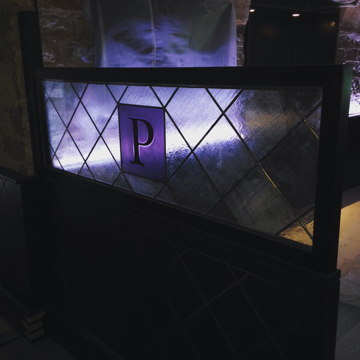 VITRAUXIMBERT's tweet photo. Création Vitraux de la Brasserie Opiers aux Docks de Marseille
Chez vous, la lumière se crée
https://t.co/hyARir1iyq https://t.co/U8NSgWOVOk