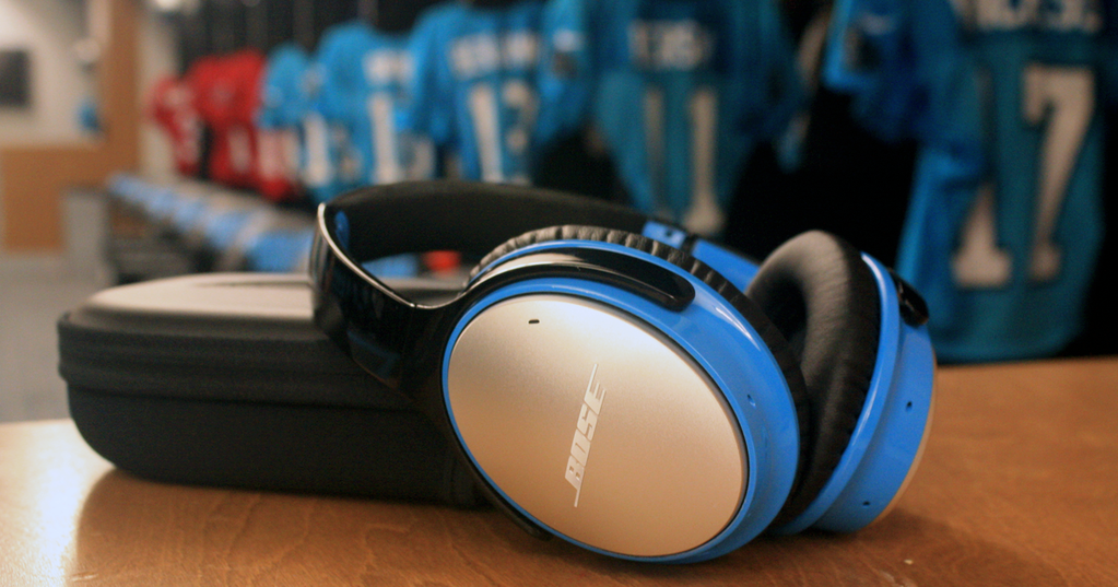 Panthers's tweet image. Followers who RT are eligible to win a pair of black &amp;amp; blue @Bose headphones! One random winner chosen at 5PM!