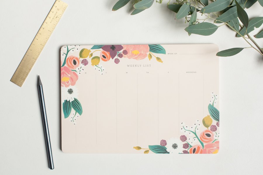 The Rifle Floral Weekly Calendar by <a href="/RiflePaperCo/">Rifle Paper Co.</a> has become my office go-to each day!! ow.ly/TLBNx