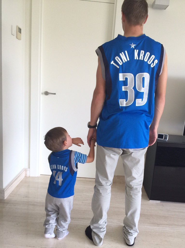 ToniKroos's tweet photo. Leon and me can't wait for my @dallasmavs and @swish41 to start into the new @NBA-season... https://t.co/Lpt7pGGKls https://t.co/cBfM0JqwGv