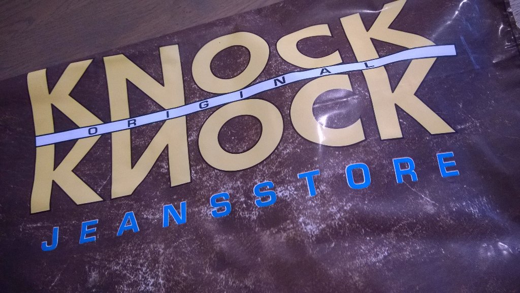 <a href="/TerHaarMode/">TerHaarMode</a> Zoonlief met hippe kleren wéér huiswaarts gekeerd! Bedankt voor jullie hulp #KnockKnock!