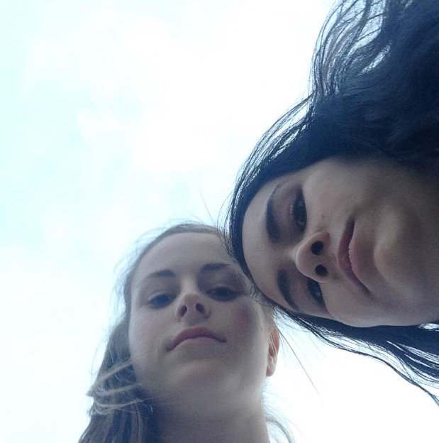 Happy bday ! u are the kendall (jenner) to my kylie (jenner)      hope u have a gr8 día 