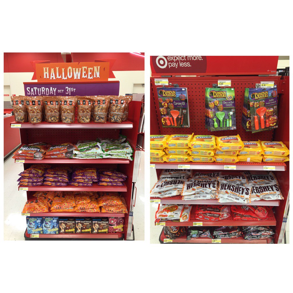 #Drivingsales #1523 Last minute Halloween treats @ the front #impulsebuys @MrJohnRitz <a href="/rmunny0128/">Ramiro</a> <a href="/Rosie_Fraire/">Rosie Fraire</a>