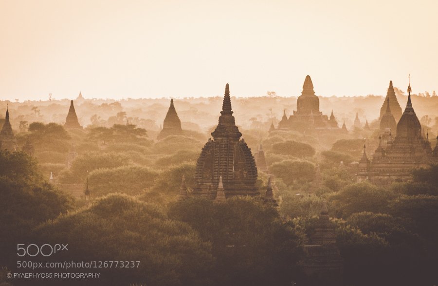 EarthAndTravel's tweet image. Bagan at Dawn | EarthAndTravel.com #photography #travel