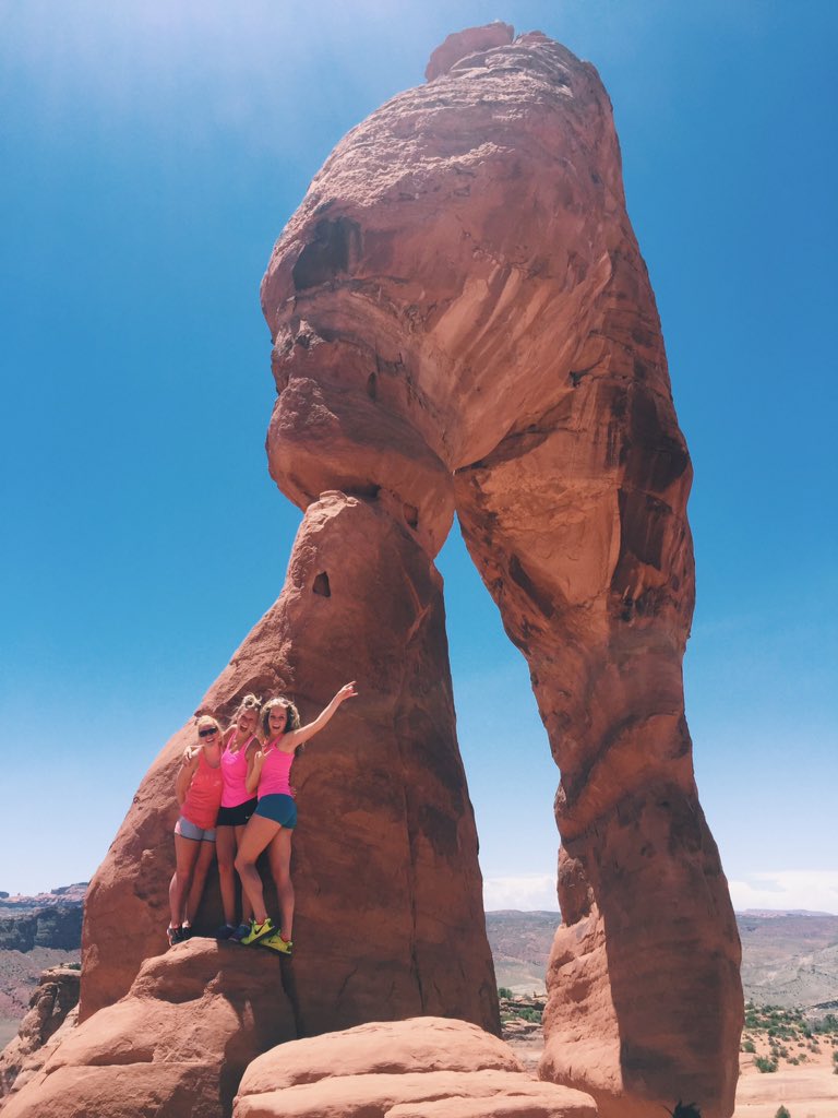 beccamckell11's tweet photo. HAPPY BIRTHDAY TO MY OTHET BFF!! I love you so much erica!! have the best day!! https://t.co/39o7KgYogc