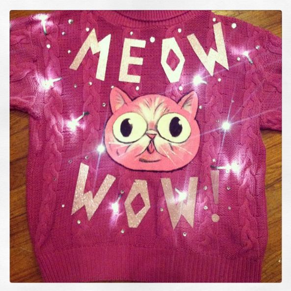 CSFoxBurrow's tweet image. Getting closer to the finished product! #cosplay #GravityFalls #Weirdmageddon #alexhirsch #disney #DIY #meowwow