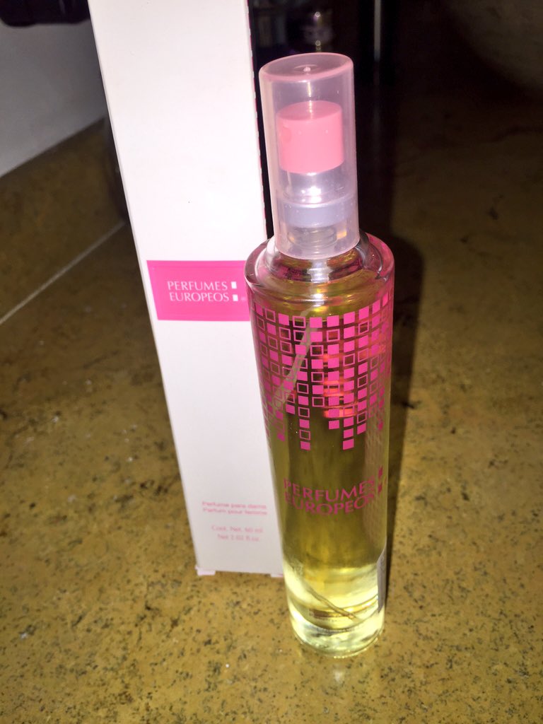 SHANIK_ASPE's tweet photo. Así huelo hoy! #perfumeseuropeos bonito día ❤️ les mando besos https://t.co/lWayeZha9B
