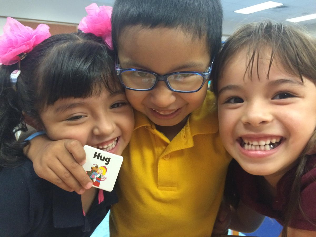 Erin71869288's tweet photo. Pre-K knows what a hug is @NPESharks https://t.co/QzxfQ9UQ88