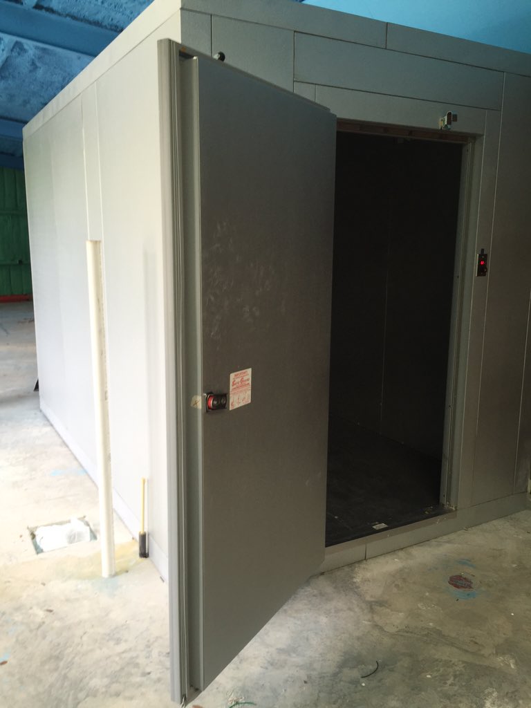 littlegiantbrew's tweet photo. The beer cooler has arrived, yep yep. #breweryprogress #floridabeercave. https://t.co/QiC9RnGBic