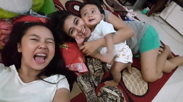 Chebong_ID's tweet photo. Sama lesbian @rididendi12 😂 https://t.co/Cp8g9ub5fd