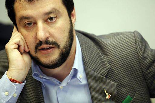 lercionotizie's tweet photo. #ultimora Tartassato da Equitalia, ruba a casa di un rom che gli spara. Salvini: “Non ci capisco più un cazzo” https://t.co/Z2OqZMDM23