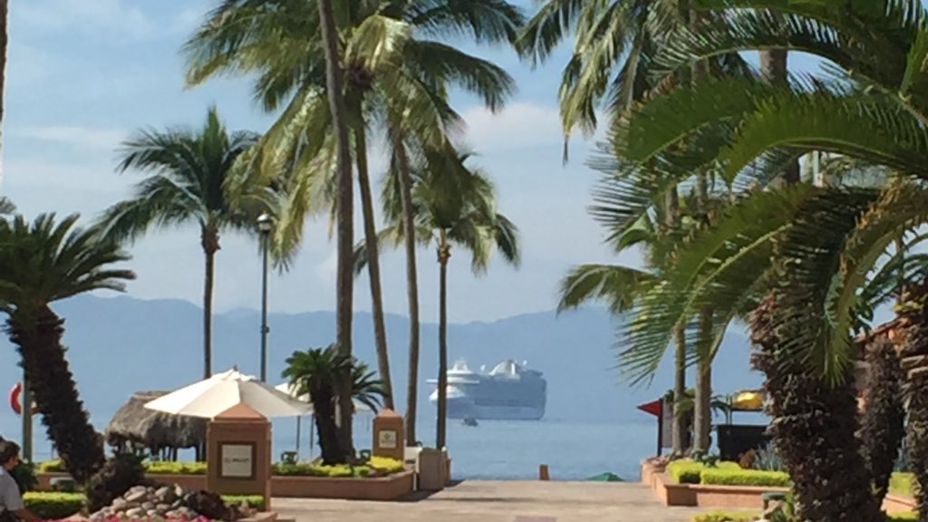 elsa_2624's tweet photo. Comenzando el día en #Marriottpv 🚢 https://t.co/rAH03KpPCP