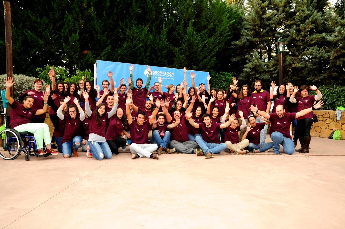 cooperacion's tweet photo. ¡Mil gracias a los #voluntarios de @_cooperacion con los que el @diasolidario de las empresas #DSE15 fue posible!:-) https://t.co/Tv5X8qM4Xd