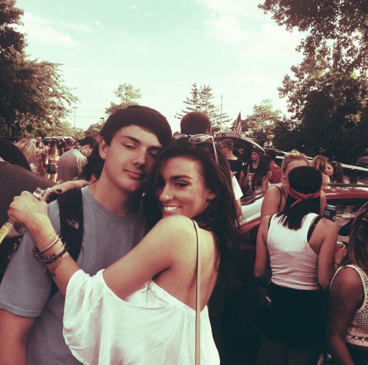 LizaBartolotta's tweet image. @brendan_howe08 oh hush up you know i love youuuuuu😙 #momentsbeforedeath