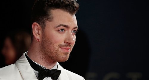 CAPRICHO's tweet photo. .@samsmithworld anuncia que também dará uma pausa na carreira https://t.co/vxHNRaTVER https://t.co/brwGObPNPr