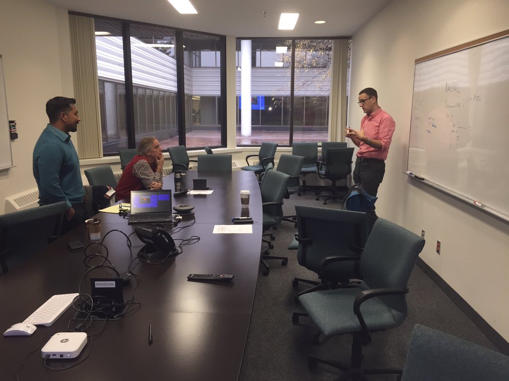 LSPARKGlobal's tweet photo. Major brainstorming going down w our partners @bizspark, @microsoftcanada & #LSPARKAccelerator company @FileFacets! https://t.co/wGvrQItl4S
