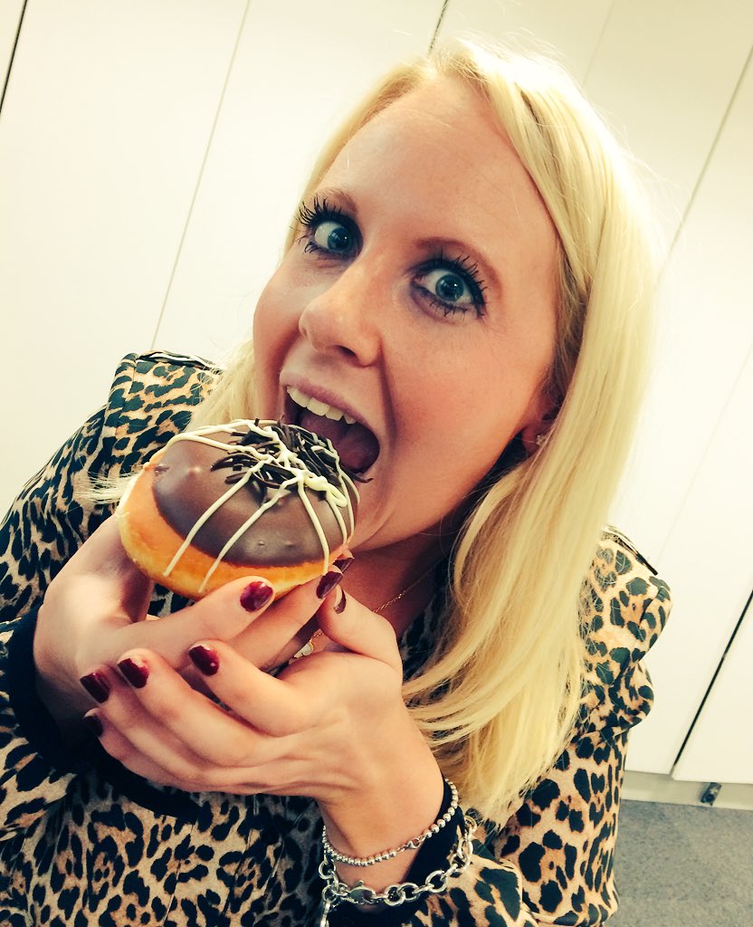 MrTreebs's tweet photo. How many @SlimmingWorld points in this @krispykreme eh @HannieMolloy? What would @JonnyPresley say?? #GoneInOne https://t.co/2tE7w6ENeD