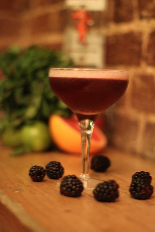 Casita Clubs tonight for only £6... Gin, Mure, Blackberries, lemon &amp; Egg White. Crafted by @CasitaWill from 5-12am