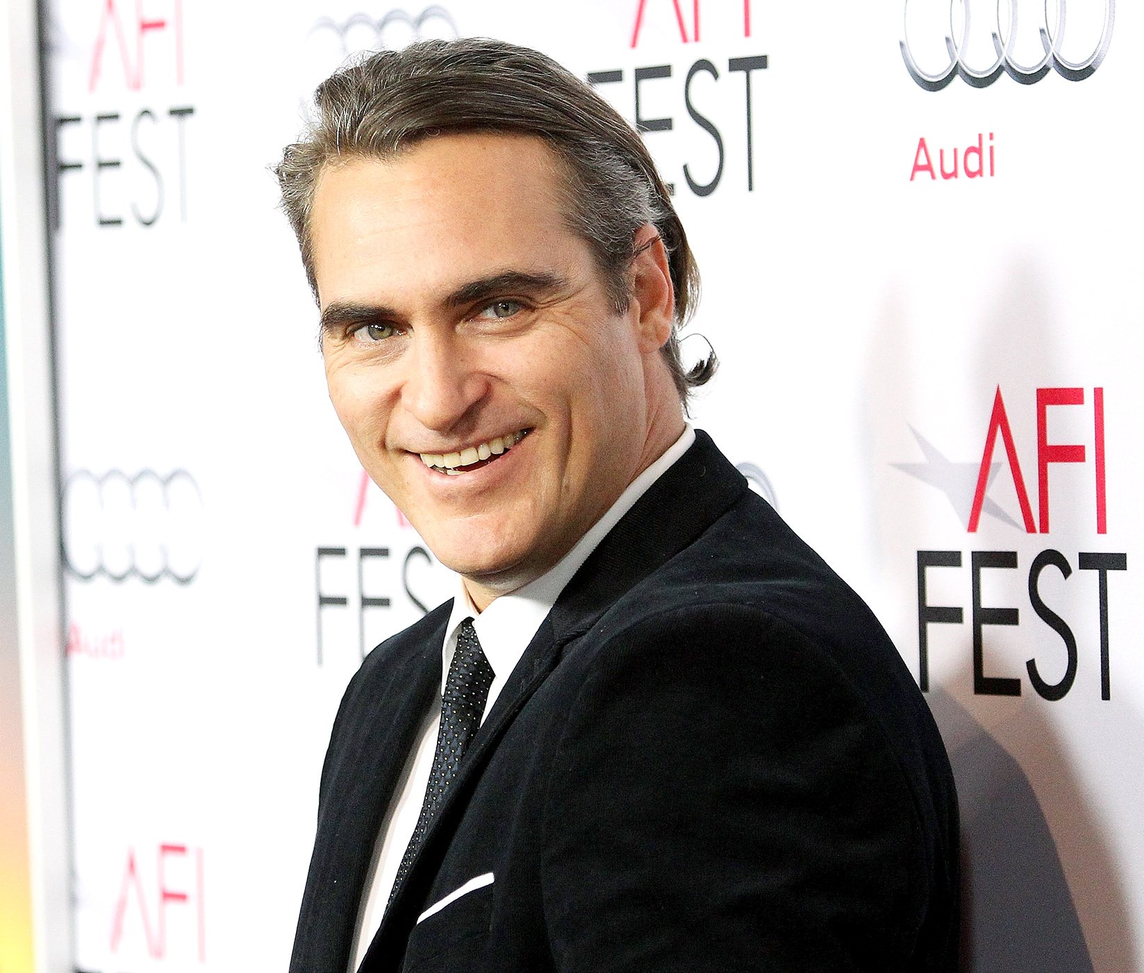  on with wishes Joaquin Phoenix a happy birthday! 