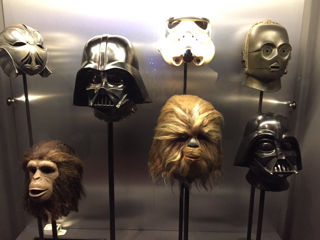 chouchfever's tweet photo. Masques originaux #StarWars #MuseeDuCinema #Turin je sens que ça va plaire! Cc @Tecoub https://t.co/c5xkEunYoB