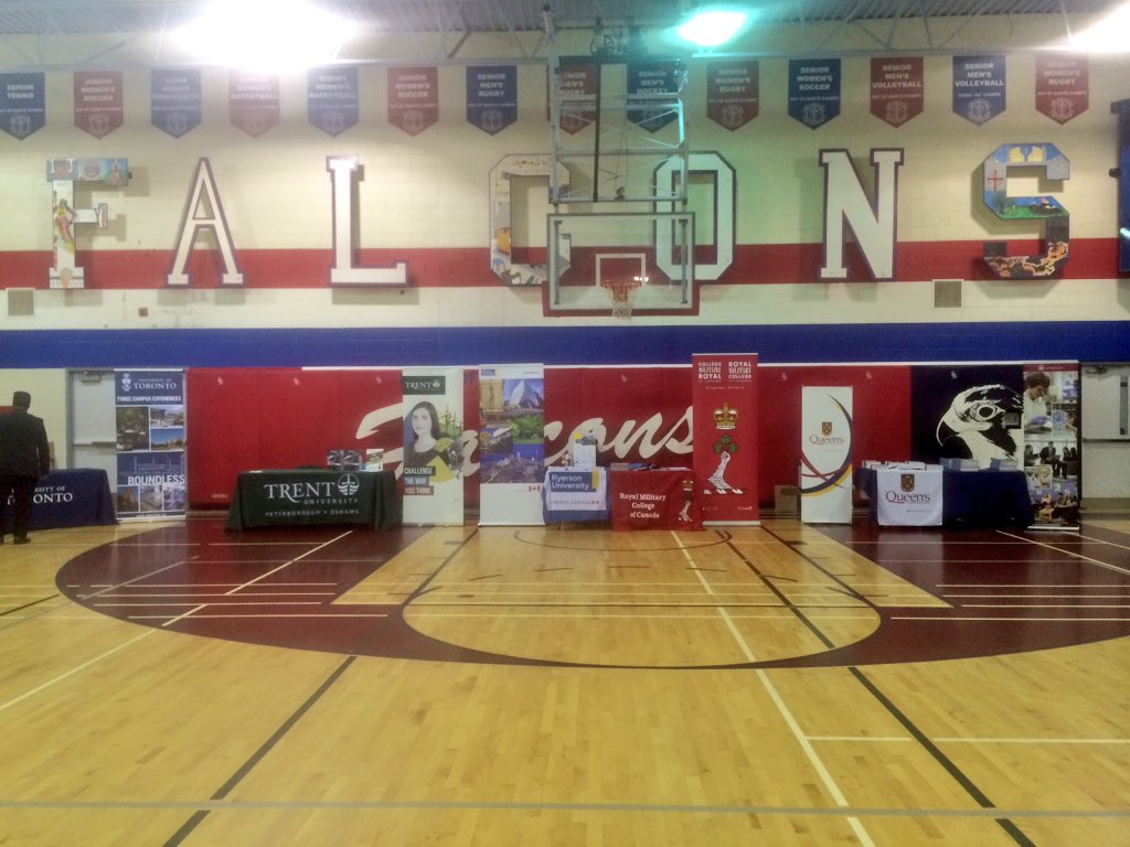 alisha_koumphol's tweet photo. SE #UIP2015 reps have arrived at St Paul's CSS in #Trenton! Come out and meet us! @OntarioUniFair #OntUni #OUF2015 https://t.co/zyDMrgHJL5