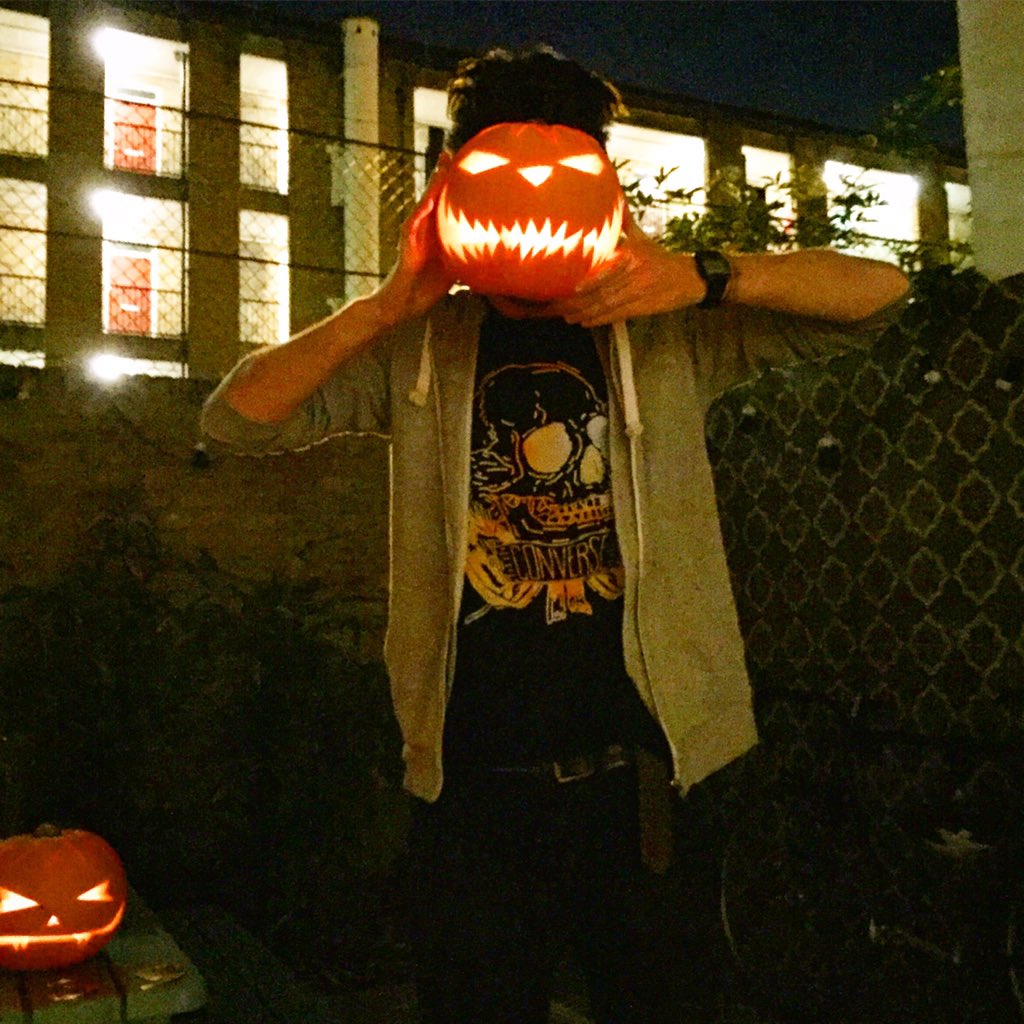 bastille's tweet photo. 🎃 https://t.co/nGBYu72CsP