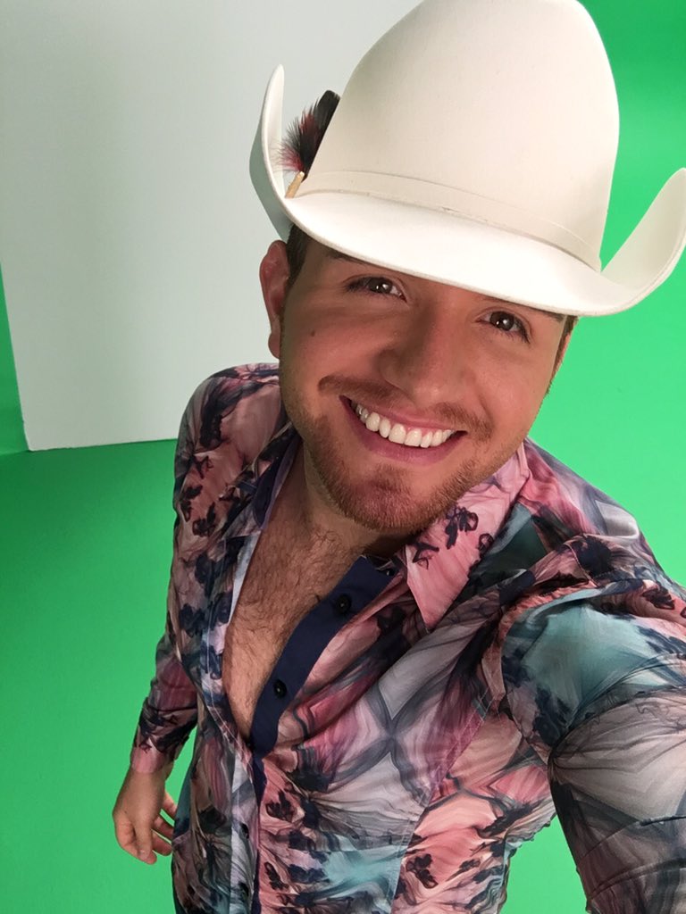 eldasa's tweet photo. Saludos ✌️✌ #eldasa #masqueclavadocontigo #teamDasa https://t.co/FL67YMnC0P