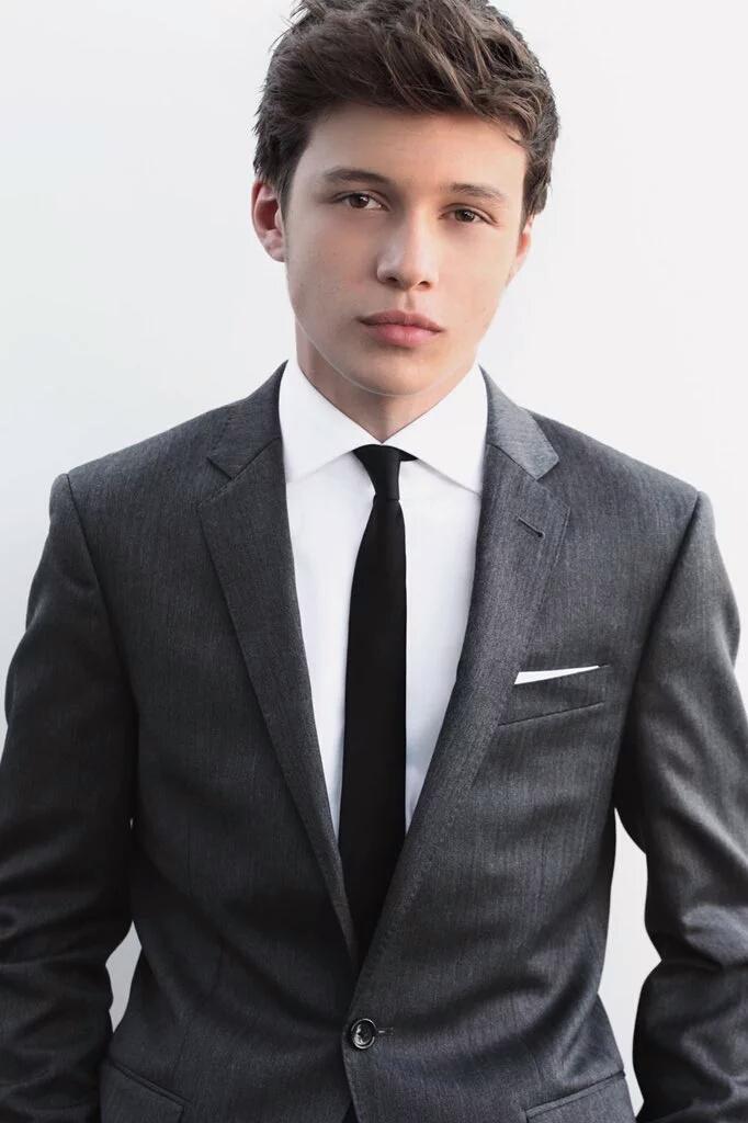 FxkeRobinson's tweet photo. Formal and casual https://t.co/SgYRTGouHc