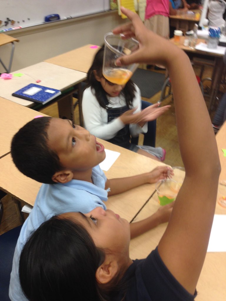 principal_lucas's tweet photo. Celebrating Halloween early w/ #CandyCornScience. @PasadenaUnified @jmarchesso https://t.co/ZjqqzblDAG