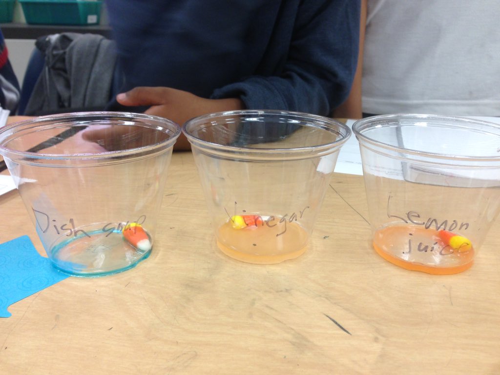 principal_lucas's tweet photo. Celebrating Halloween early w/ #CandyCornScience. @PasadenaUnified @jmarchesso https://t.co/ZjqqzblDAG