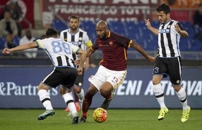 geglobo's tweet photo. Maicon dá assistência e faz gol em boa vitória do líder Roma sobre o Udinese https://t.co/CUqqQ80Jhz https://t.co/KTLc7W0lPp