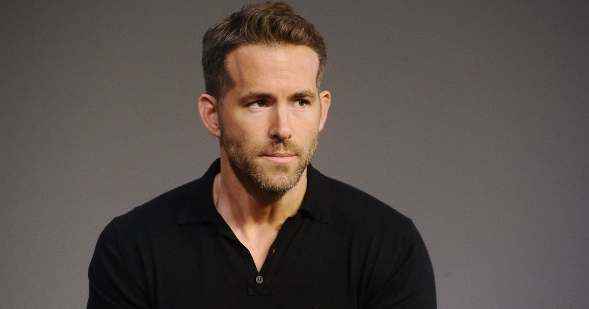 HuffPost's tweet photo. Ryan Reynolds pays tribute to late father with touching photo https://t.co/DZAKzzHe1f https://t.co/CULJKA27O3