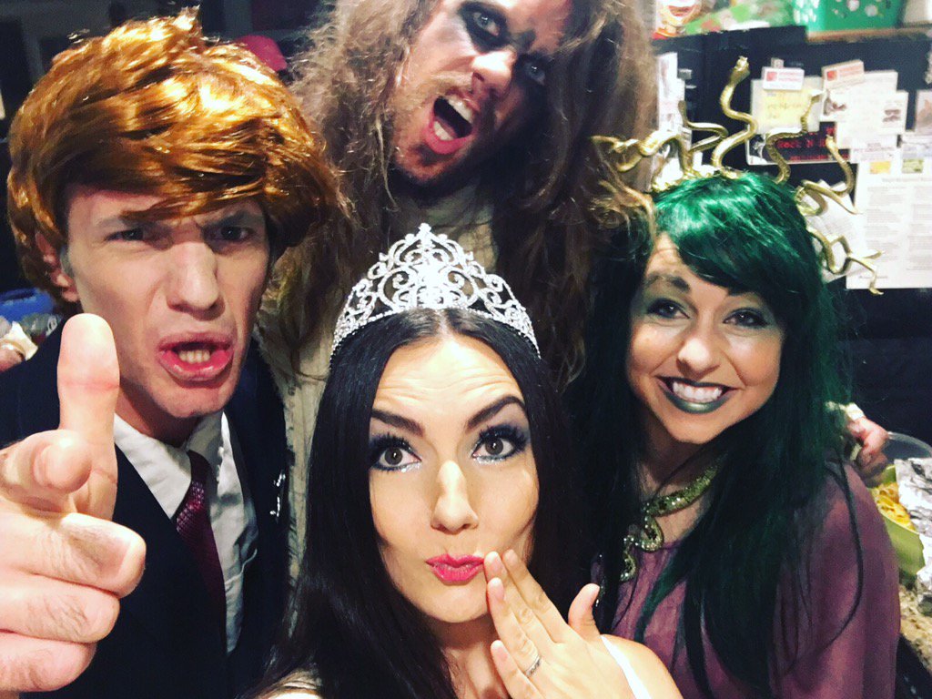 SpencerKrasch's tweet photo. #halloweencostume #HALLOWEENPARTY at our #BestFred's house!!! @realDonaldTrump #MsAmerica #WalkingDead #Medusa #USA! https://t.co/F1klv8bBGh