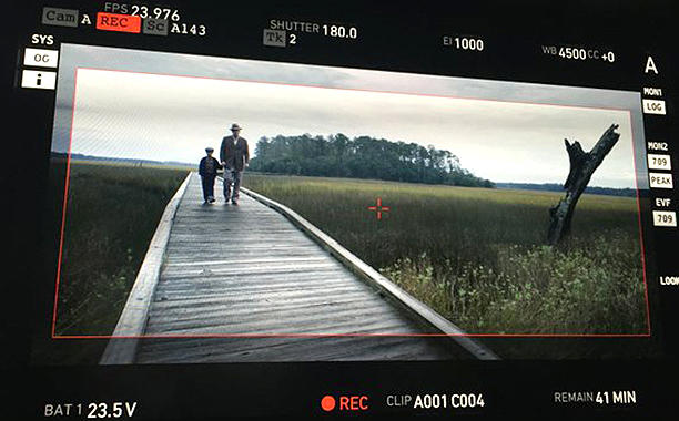 EW's tweet photo. Ben Affleck posts first shot from the set of 'Live By Night': https://t.co/iVvIsBmjuc https://t.co/GyEiq0fxmP