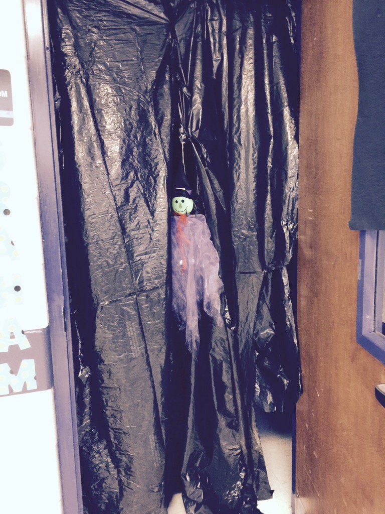 GrahamNatalie8's tweet photo. Graham Manor is waiting for you...@buckhorn_high @JennyMassey96 https://t.co/GtCWfdxvh0