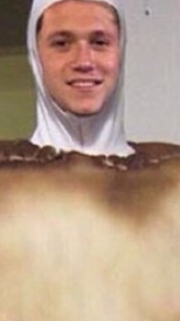 adoredhxran's tweet photo. I'VE BEEN CRYING FOR GOD KNOWS HOW LONG 😂 "take a chonce" https://t.co/uS06u6Ku8e