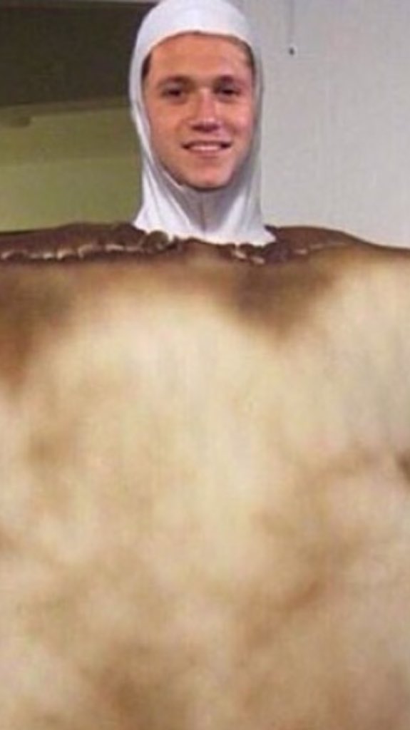adoredhxran's tweet photo. I'VE BEEN CRYING FOR GOD KNOWS HOW LONG 😂 "take a chonce" https://t.co/uS06u6Ku8e