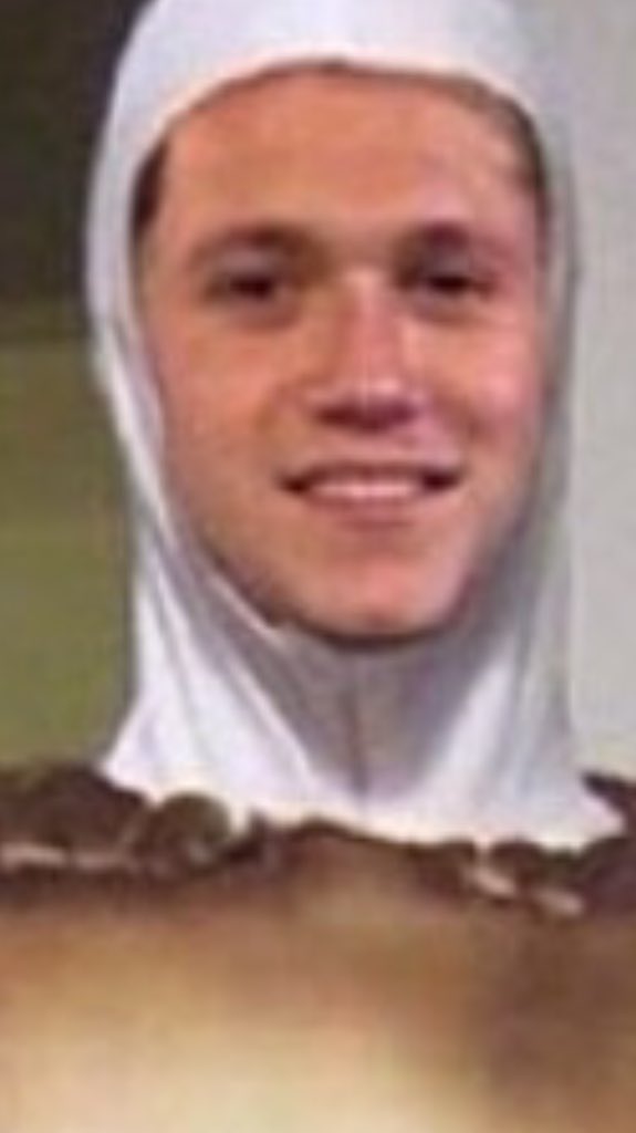 adoredhxran's tweet photo. I'VE BEEN CRYING FOR GOD KNOWS HOW LONG 😂 "take a chonce" https://t.co/uS06u6Ku8e