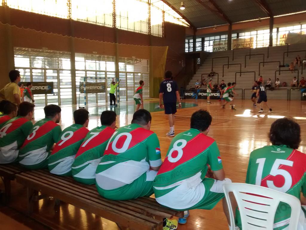 ArgDeHandballSF's tweet photo. Finalizo en Cancha 1, el partido entre #Asabal 35- 29 #EntreRios #MasculinoB https://t.co/rZSMQq7Eic
