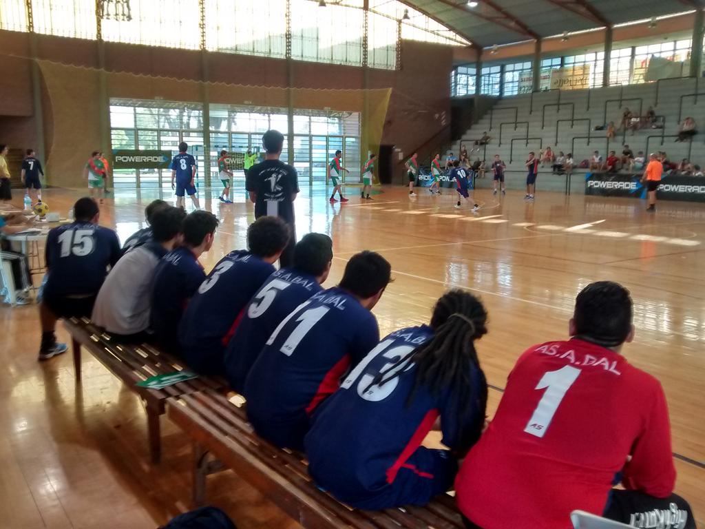 ArgDeHandballSF's tweet photo. Finalizo en Cancha 1, el partido entre #Asabal 35- 29 #EntreRios #MasculinoB https://t.co/rZSMQq7Eic