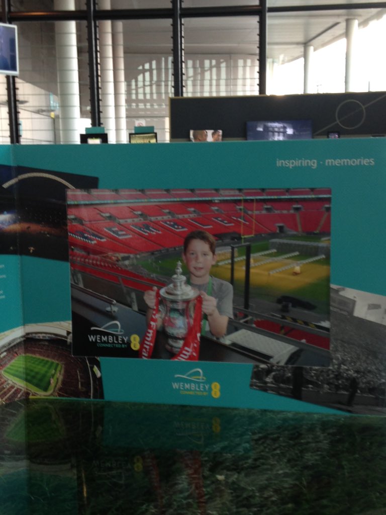 AlexAlexpedey's tweet photo. Me at Wembley stadium with the FA cup. 🙈🙈 https://t.co/HyHDgnG19m