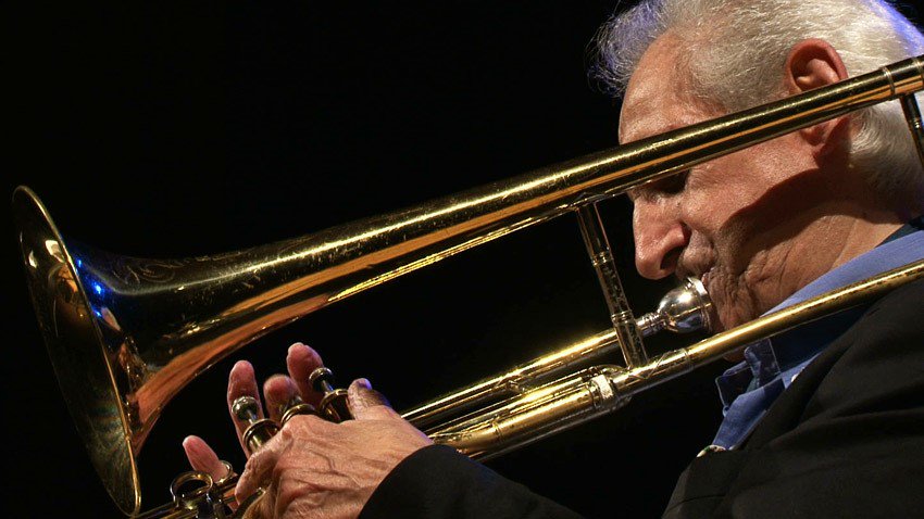ElisabettaCast1's tweet photo. Compro Oro: da domani in sala il film sugli anni d'oro del Jazz in Italia @SwingClubFilm 
https://t.co/FLZ8HnX0tB https://t.co/AtFMhDpklg
