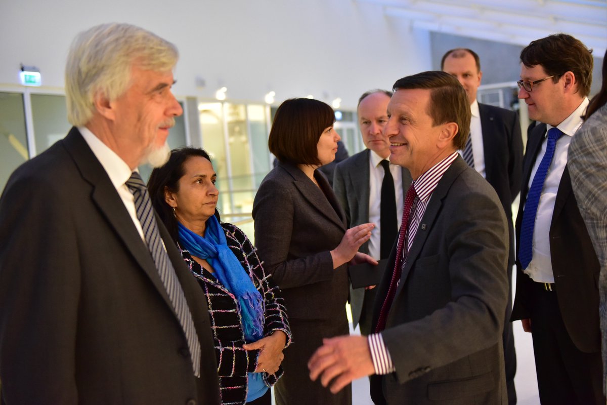 Visit of <a href="/CERN/">CERN</a> DG Rolf Heuer to #KTUsantaka - an opportunity to demonstrate KTU’s potential in cutting-edge research