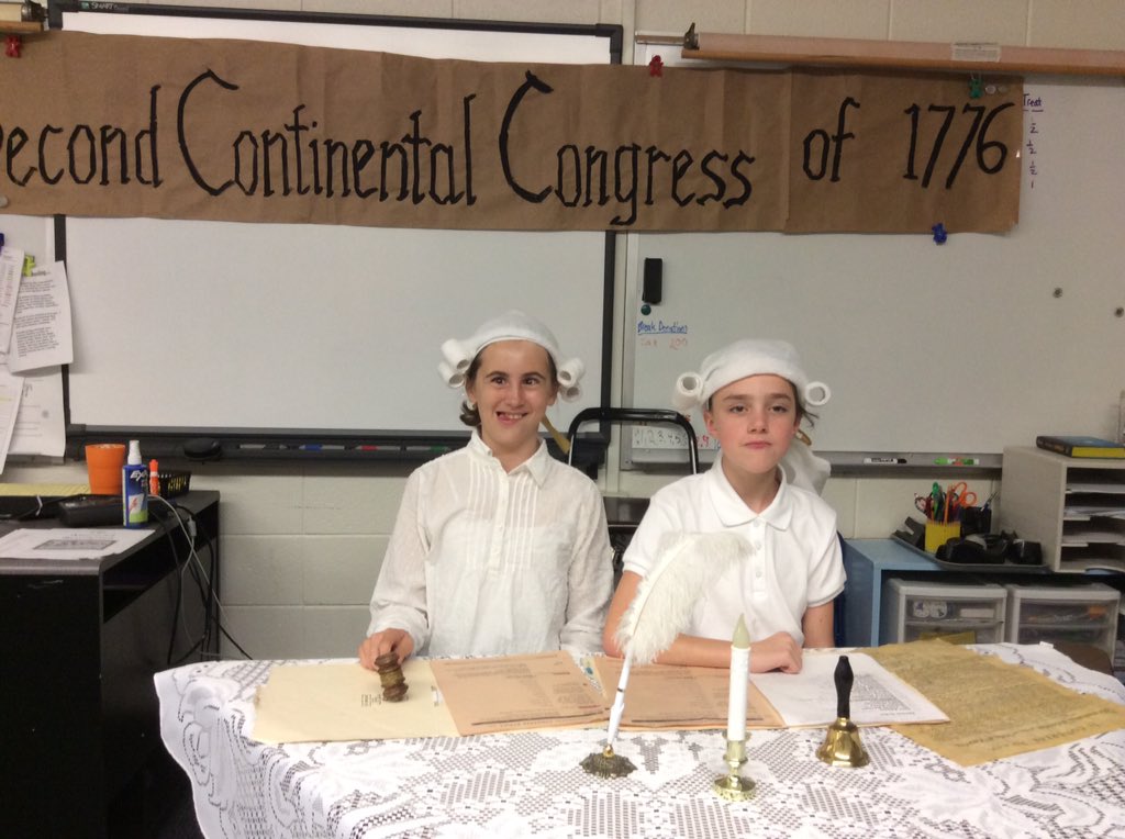 pds_5S's tweet photo. Reenactment of the Second Continental Congress in 5th grade #pdschargers #pds2015 https://t.co/snnE3IihS6