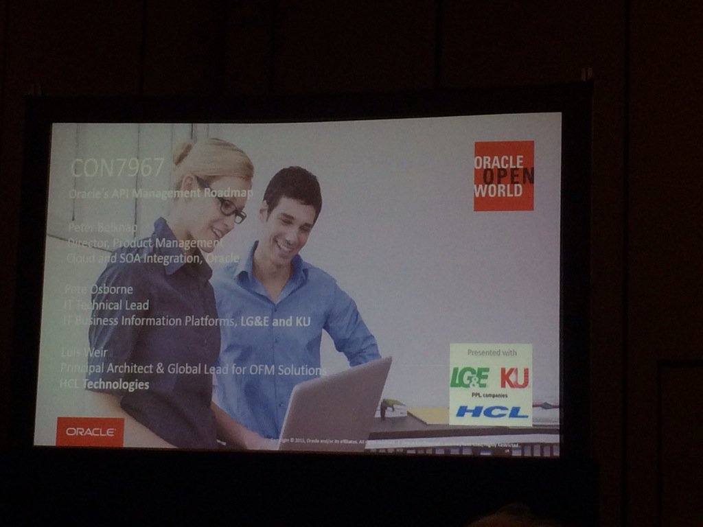 gugalnikov's tweet image. Ready to hear about Oracle&apos;s API Management Roadmap!! #oow15 #OracleAPI @Luisw19