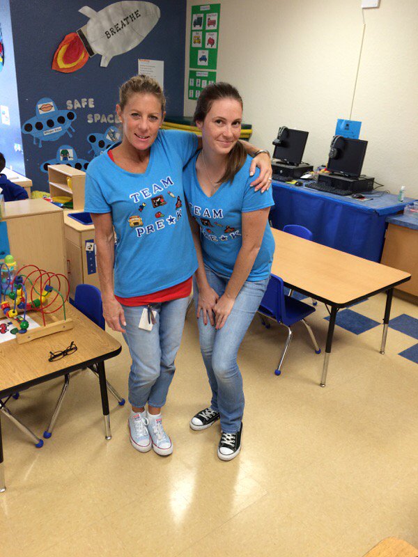 myexceptionalpk's tweet photo. #redribbonweek15 #twinday in #prek means custom made matching t-shirts...#twinning! @reduk8r1 @hiddenoaksES 👯 https://t.co/0m8QIYF4dX