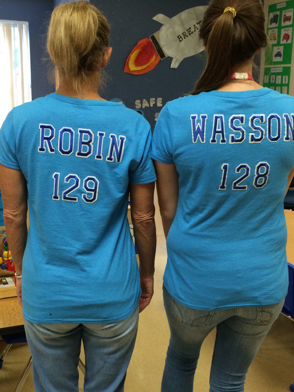 myexceptionalpk's tweet photo. #redribbonweek15 #twinday in #prek means custom made matching t-shirts...#twinning! @reduk8r1 @hiddenoaksES 👯 https://t.co/0m8QIYF4dX