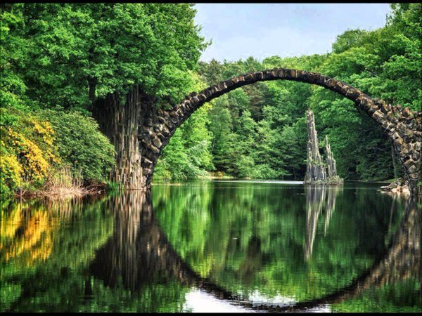 PaisajeGeo's tweet photo. Rakotzbrücke https://t.co/4ucksZJ15a